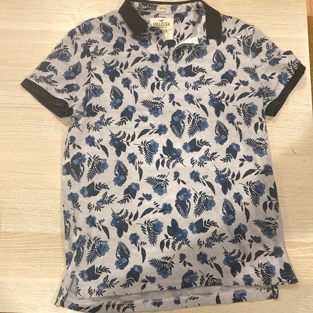 Hollister Epic Flex Blue Gray Stretch Floral Polo Shirt